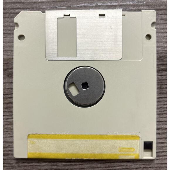 Vintage Toshiba T1100 Plus Laptop Computer with Maxell Micro Floppy Disk MF 2-DD - Picture 13 of 13